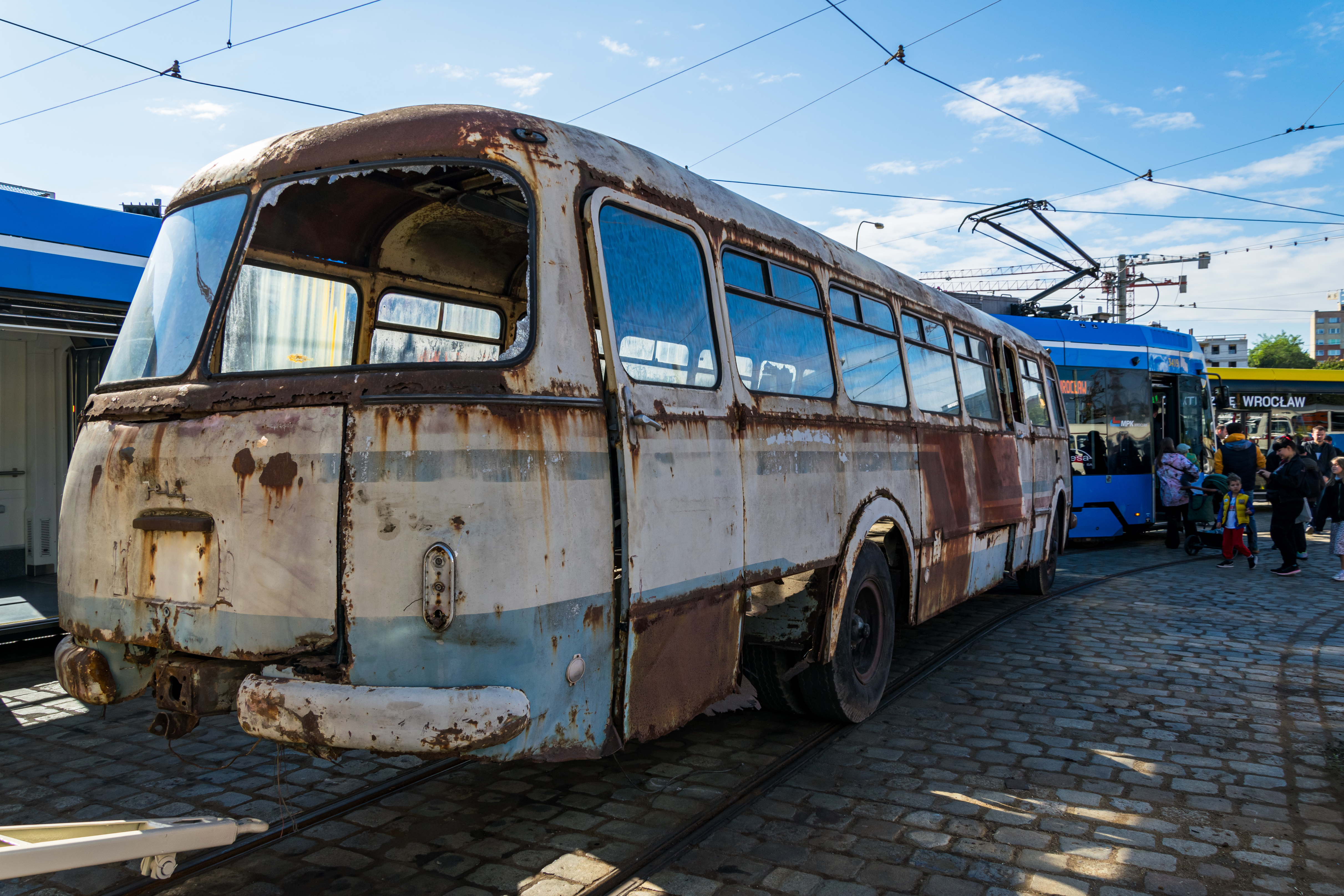 rotten Jelcz 272 MEX in disrepair