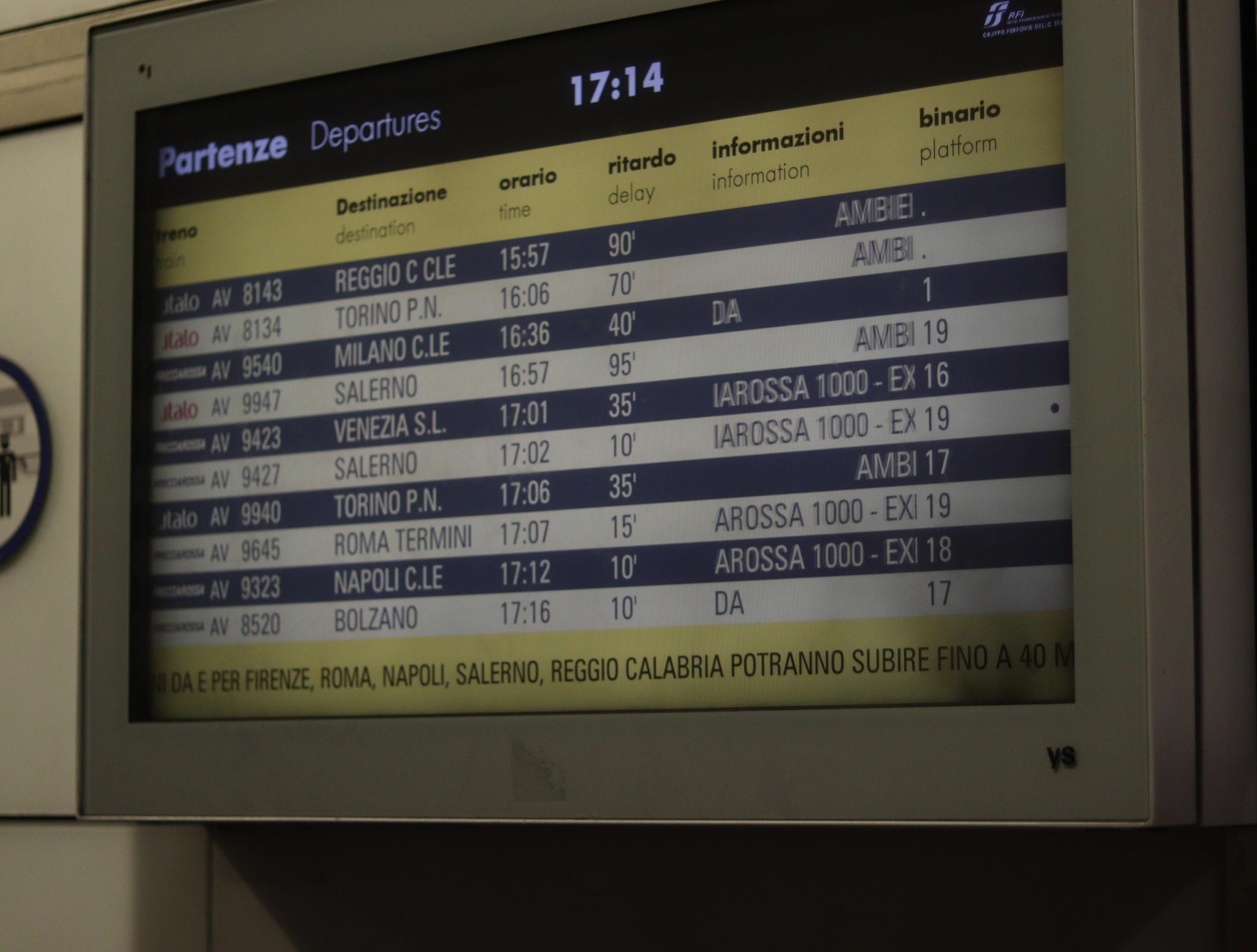 departure display, showing delays ranging from 90 to 10 minutes, with every single train visible being delayed