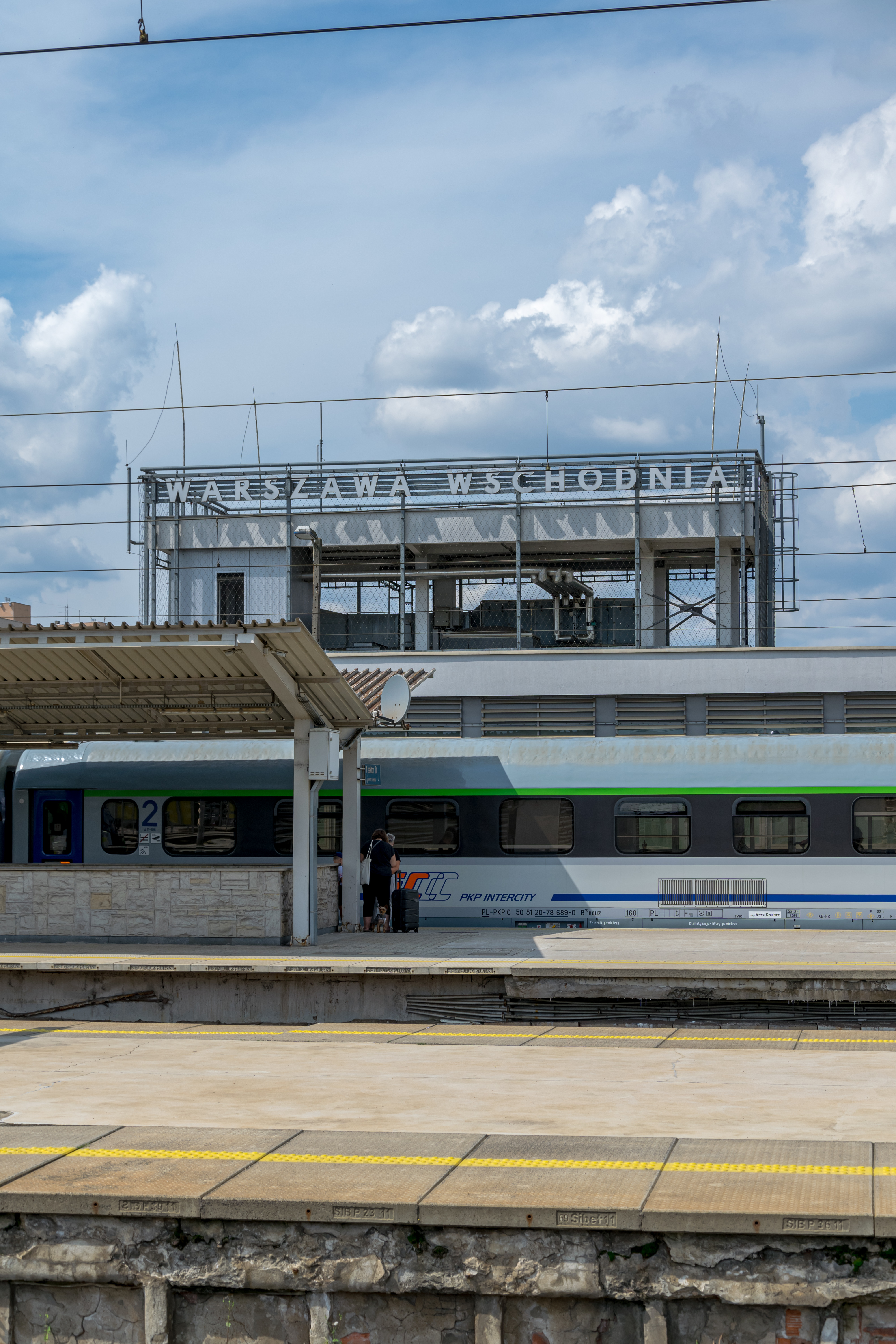 building with "Warszawa Wschodnia" sign