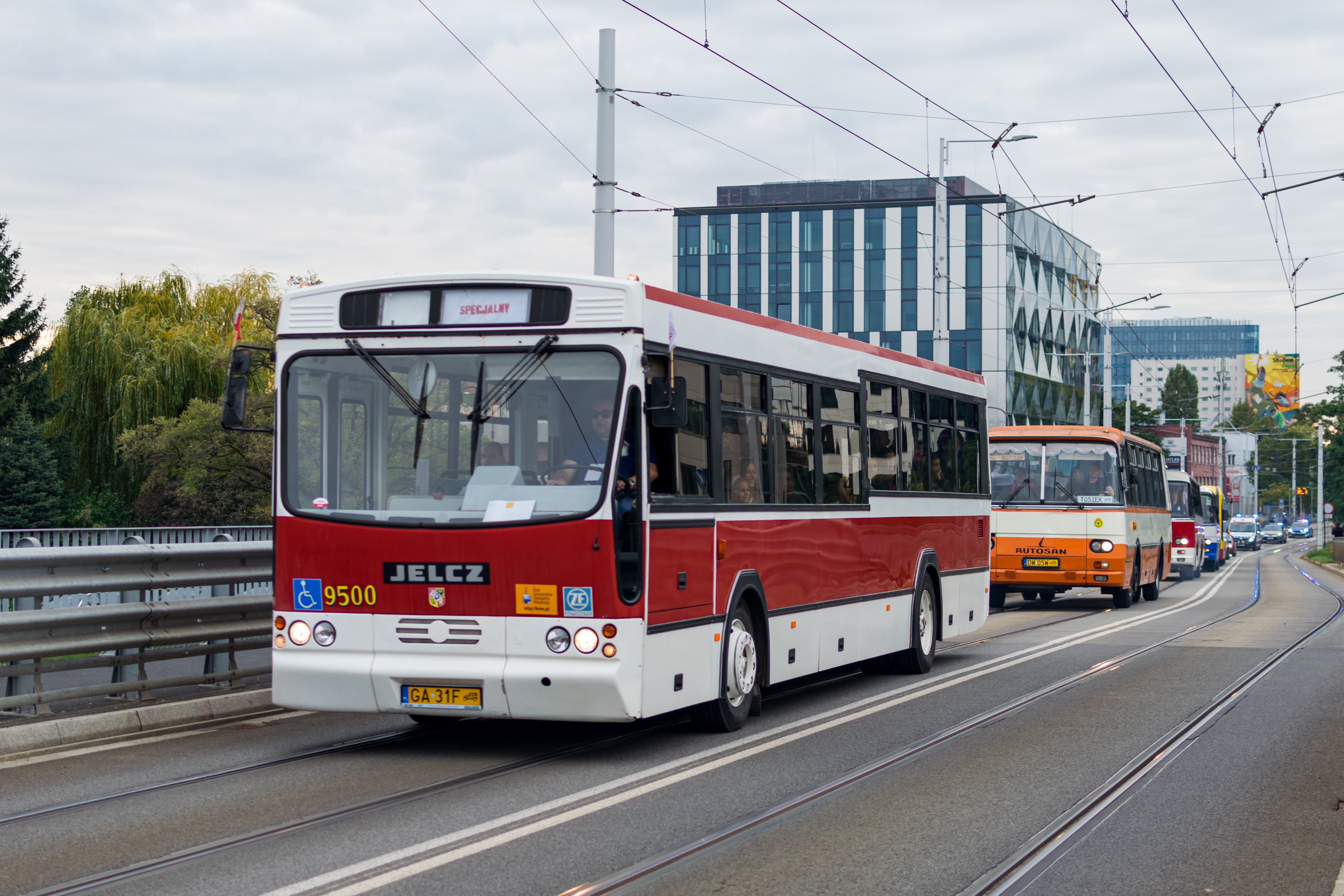 White-red Jelcz M121MB