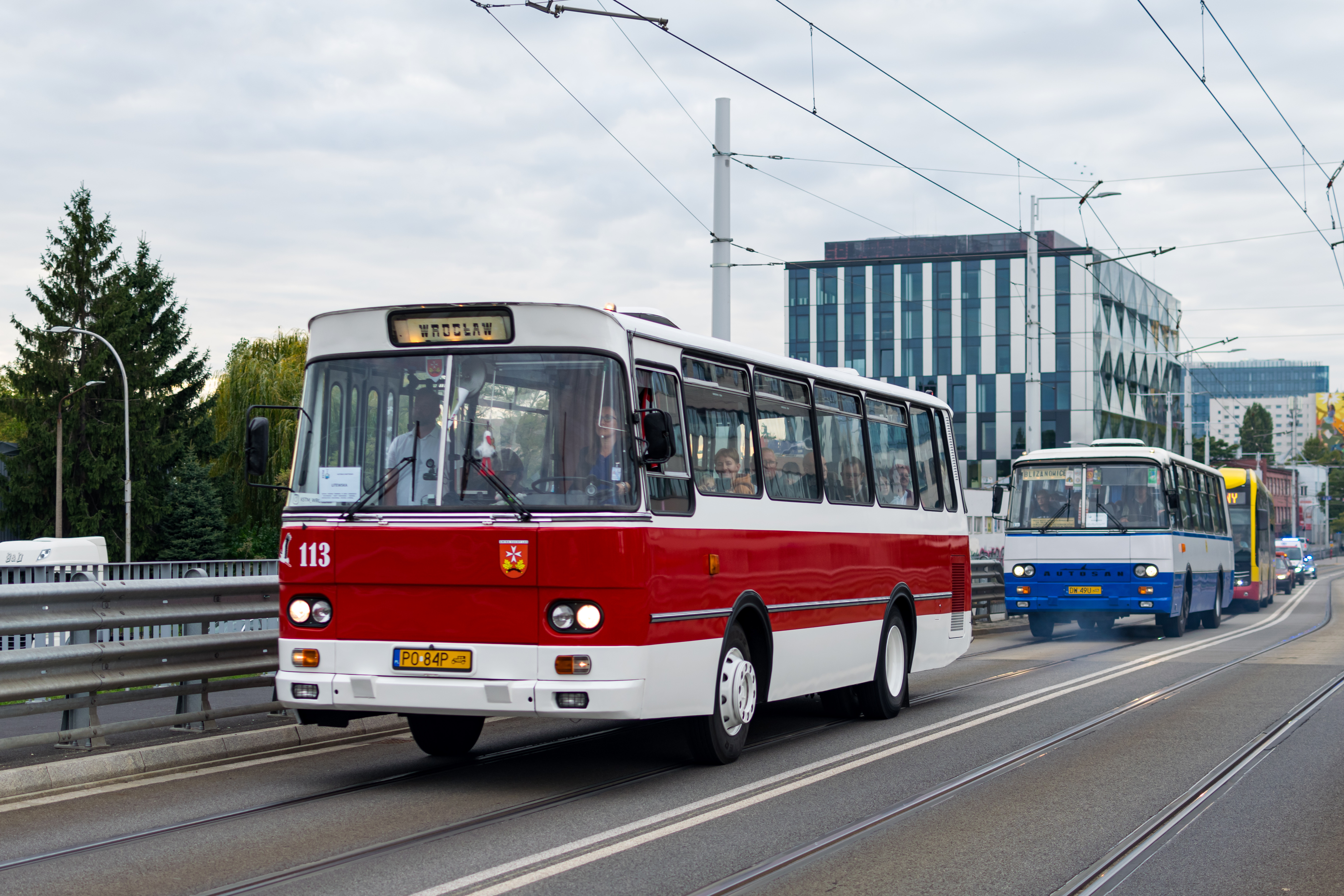 White-red Autosan H9