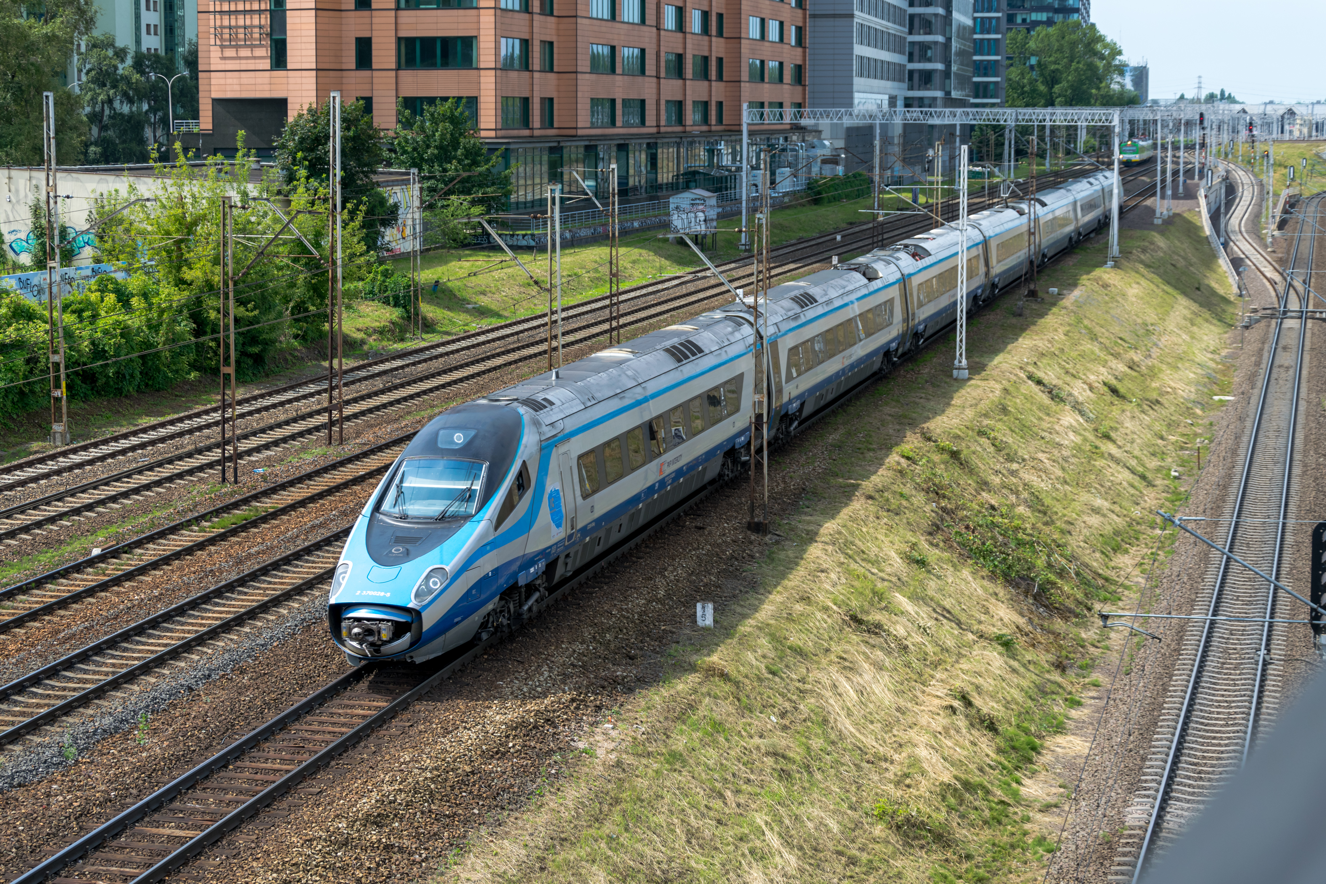 PKP Intercity's Pendolino with open coupler protector
