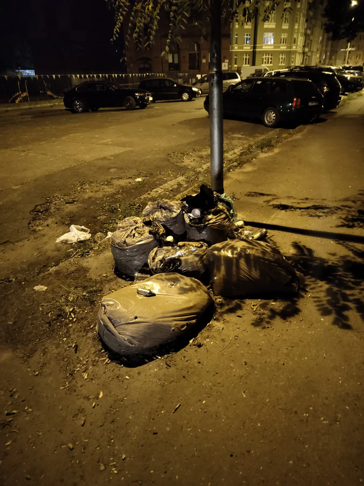 sidewalk full of trash