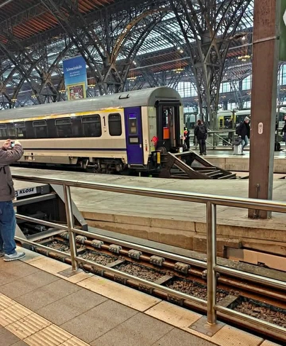 pkp intercity coach eating the buffer