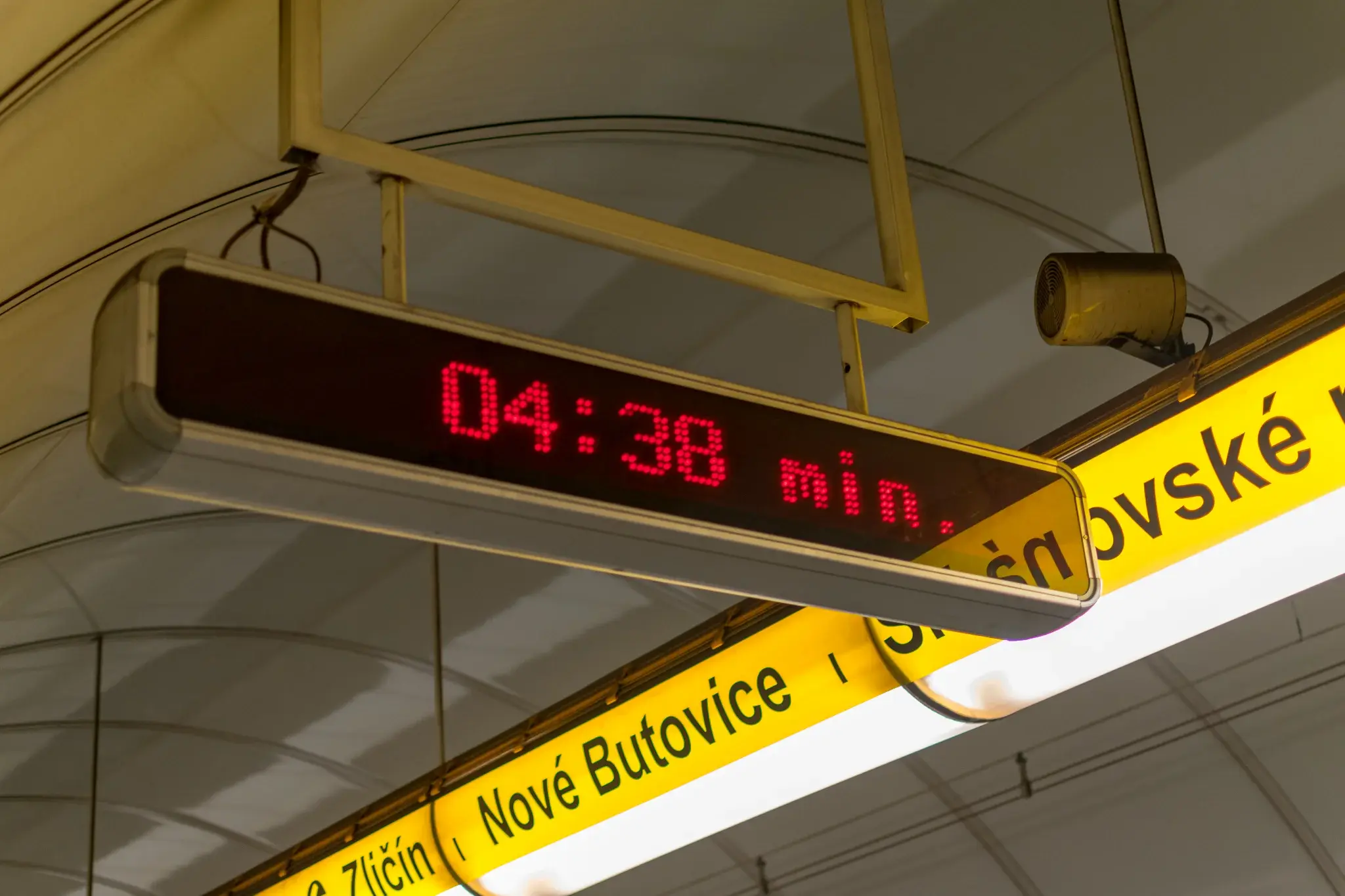 display showing when next train arrival, with a quite IBM VGA-esque font