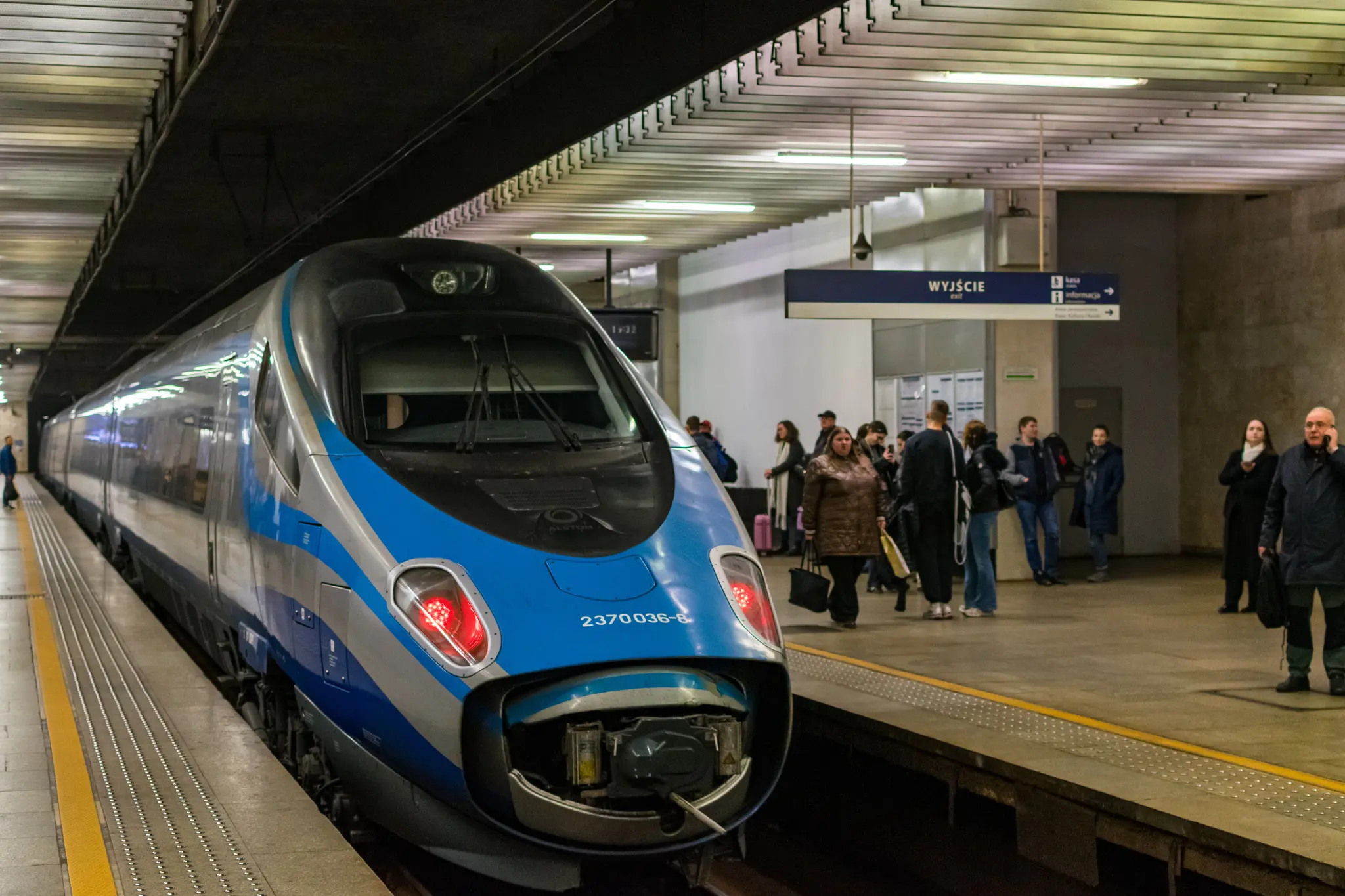 Pendolino departing Warszawa Śródmieście