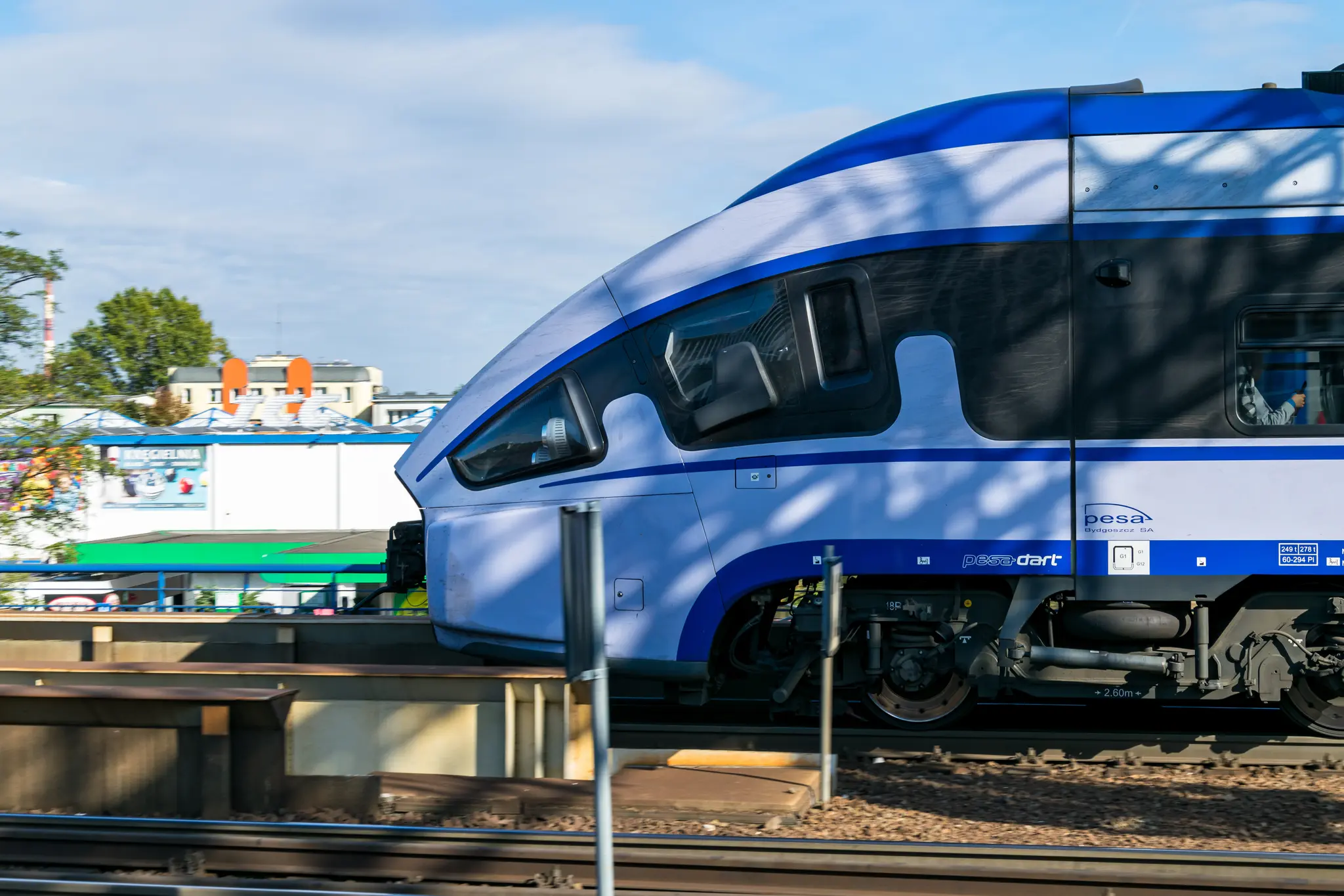 ED161 carp leaving the station